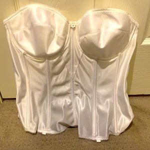 38C bodysuit / white corset